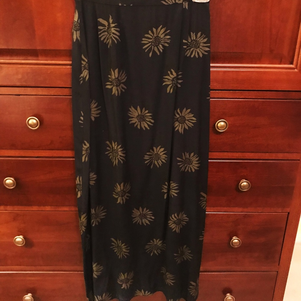 Daisy flower Long skirt